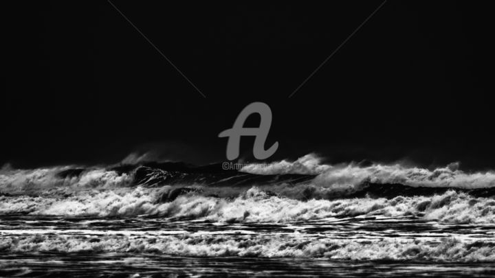 WAVES IN BLACK AND WHITE 2
