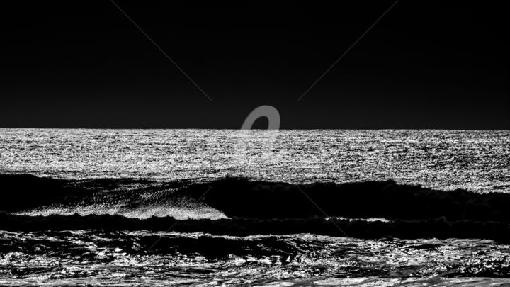 OCEAN IN BLACK AND WHITE 1